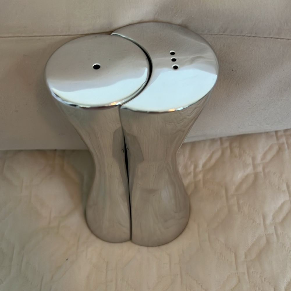 Nambe Hug Salt and Pepper Shakers